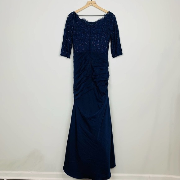 La Femme | NWOT Sparkle Lace Trumpet Evening Gown 24926 Size 4 - Picture 6 of 14